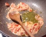 A picture of step 7 of Pasta with pesto, ricotta cheese and tomato.