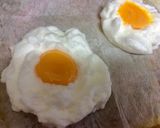 Foto del paso 2 de la receta Huevos nube con jamón☁️🍳⛅️
