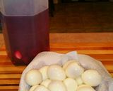 A picture of step 5 of Mike's Garlic Peppercorn Pickled Eggs.