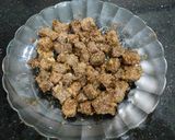 Foto langkah ke 4 dari resep Saikoro Steak with BBQ Sauce.