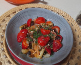 Foto del paso 3 de la receta: Ensalada templada de fresas, salmón y espárragos