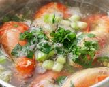 Foto langkah ke 4 dari resep Sop Udang.
