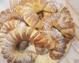 Pas rețetă Cornuri pufoase și delicioase cu gem 3 fotografie