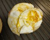 A picture of step 5 of Egg 'n' Bacon Brekkie Burger.