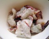 A picture of step 1 of Shrimp en Papillote with Mushroom Sauce.
