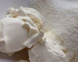 A picture of step 4 of Salted Caramel Cheesecake.