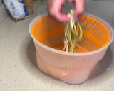 Foto del paso 1 de la receta: Zoodles con salmón