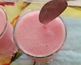 A picture of step 3 of Ice cream shake.