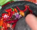 Foto langkah ke 4 dari resep Sambel dadak khas sunda.