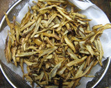 A picture of step 4 of Macrobiotic: Burdock Root Tazukuri.