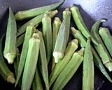 A picture of step 1 of Sig's Okra and Lentil Stew.