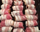 Sült datolya ropogós baconbe tekerve recept fázis 2 fotója