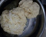 Foto langkah ke 3 dari resep Stik Bawang (Keju) Renyah Tanpa Telur & Santan.