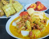 Foto langkah ke 8 dari resep Ketupat Lontong Sayur Gulai Nangka Khas Sipirok & Telur Goreng Sambal Merah.