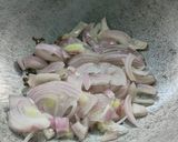 A picture of step 3 of Quinoa pulao.