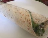 Une image de l'étape 6 de Wrap truite, fromage frais et salade.