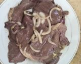 Foto del paso 1 de la receta: Corazón de res con champiñones al vino
