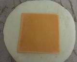 A picture of step 2 of Chicken cheese bun.
