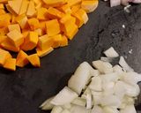 Une image de l'étape 1 de Velouté de butternut aux oignons confits 😍.