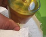 صورة لخطوة 3 من وصفة بيتزا صفيحة 😉😉😉 بعجينة خفيفة