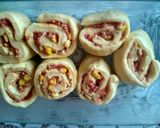 Foto langkah ke 4 dari resep Pizza gulung.