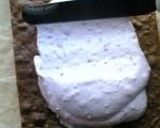 A picture of step 3 of Pretty Heart-Shaped Roll Cake.