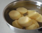 A picture of step 2 of Nikujaga Meat and Potato Stew.