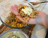 A picture of step 3 of Melty Cheese Rice Balls.
