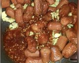 Foto langkah ke 4 dari resep Tumis Sosis Telur Saus ala Thai.