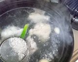 A picture of step 2 of Dakhanmari (Korean-Style Broth Hot Pot).