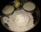 साखरेच्या पाकात बुडवलेली बदाम, काजू पुरी : (pakatil badam kaju poori recipe in marathi) रेसिपी स्टेप 1 फोटो 
