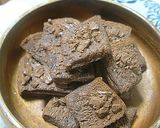 A picture of step 4 of White Bread Soaked in Chocolate Snack.