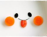 A picture of step 4 of Omurice à la Halloween Ghost.