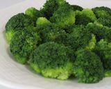 A picture of step 1 of Broccoli with Silken Tofu Sauce.