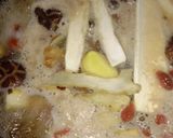 รูปขั้นตอนการทำที่ 3 ของ ซุปน่องไก่ตุ๋นยาจีน (Chinese Herbal Braised Chicken Soup)