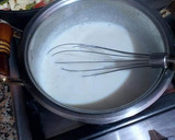 Foto del paso 5 de la receta: Mini penne en salsa bechamel con salteado de tiras de pechuga