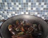 Foto langkah ke 4 dari resep Kerang hijau saus padang level.