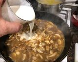 Foto del paso 7 de la receta Solomillo de ternera en salsa de setas y puré de patata
