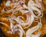 Foto del paso 5 de la receta: Pulpo con llanega negra y gambas cocidas con salsa tártara