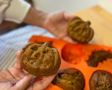 Foto del paso 4 de la receta: Mini bizcochitos de zanahoria para Halloween