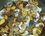 A picture of step 9 of Chicken stuffed with leeks & mushroom gravy.