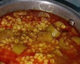 A picture of step 5 of Chanay ki Dal lauki.