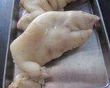 A picture of step 1 of Pig Feet with Italian Balsamic Vinegar.