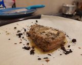 Foto langkah ke 3 dari resep Honey-Butter Baked Tuna Steak.
