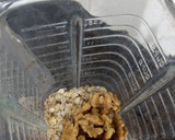 Foto del paso 4 de la receta: Barras energéticas de avena, nueces y mermelada de berries con c