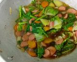 Foto langkah ke 5 dari resep Oseng sayur sosis.