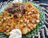 صورة لخطوة 4 من وصفة طعام بلحم وتفاية وزبيب🍚
