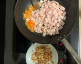 Foto del passaggio 3 della ricetta Pollo con mandorle e noci