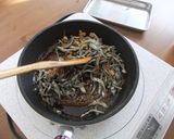 A picture of step 4 of Osechi (New Year's Dish) Made Easy! Tazukuri (Candied Dry Sardines).
