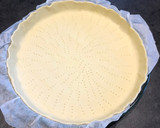 Foto del paso 2 de la receta: Quiche de gambones al pil pil con puerro y mozzarella